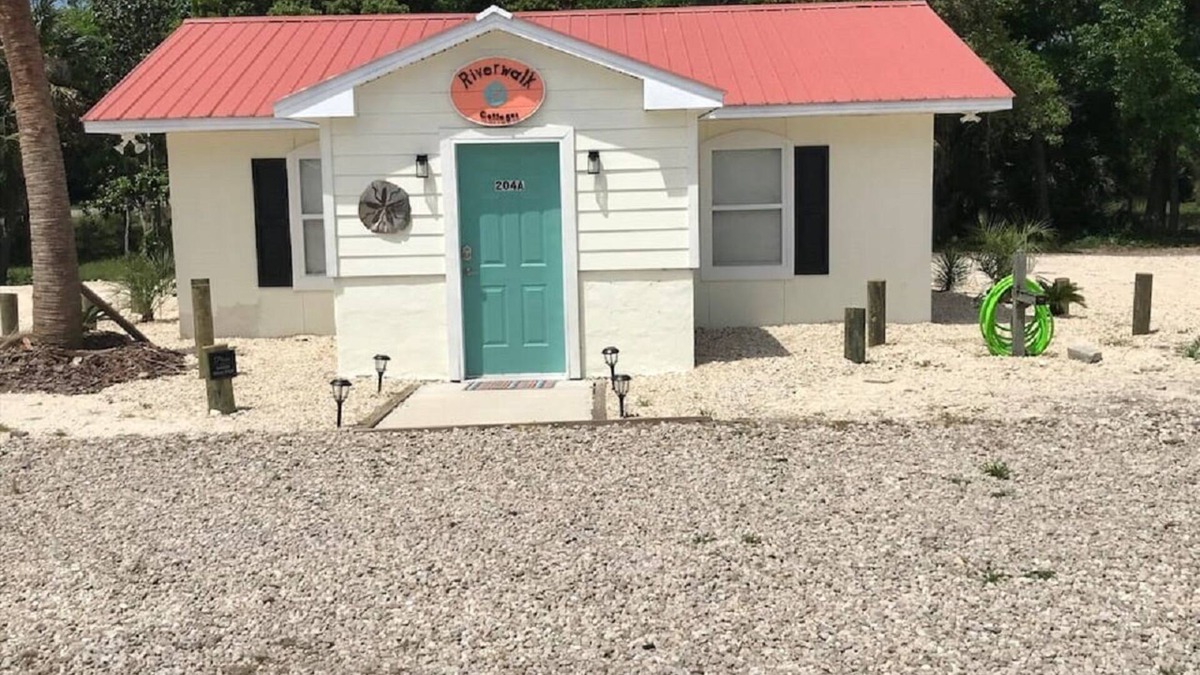 Carrabelle House | The Sand Dollar - Riverwalk Cottages Unit 204 A