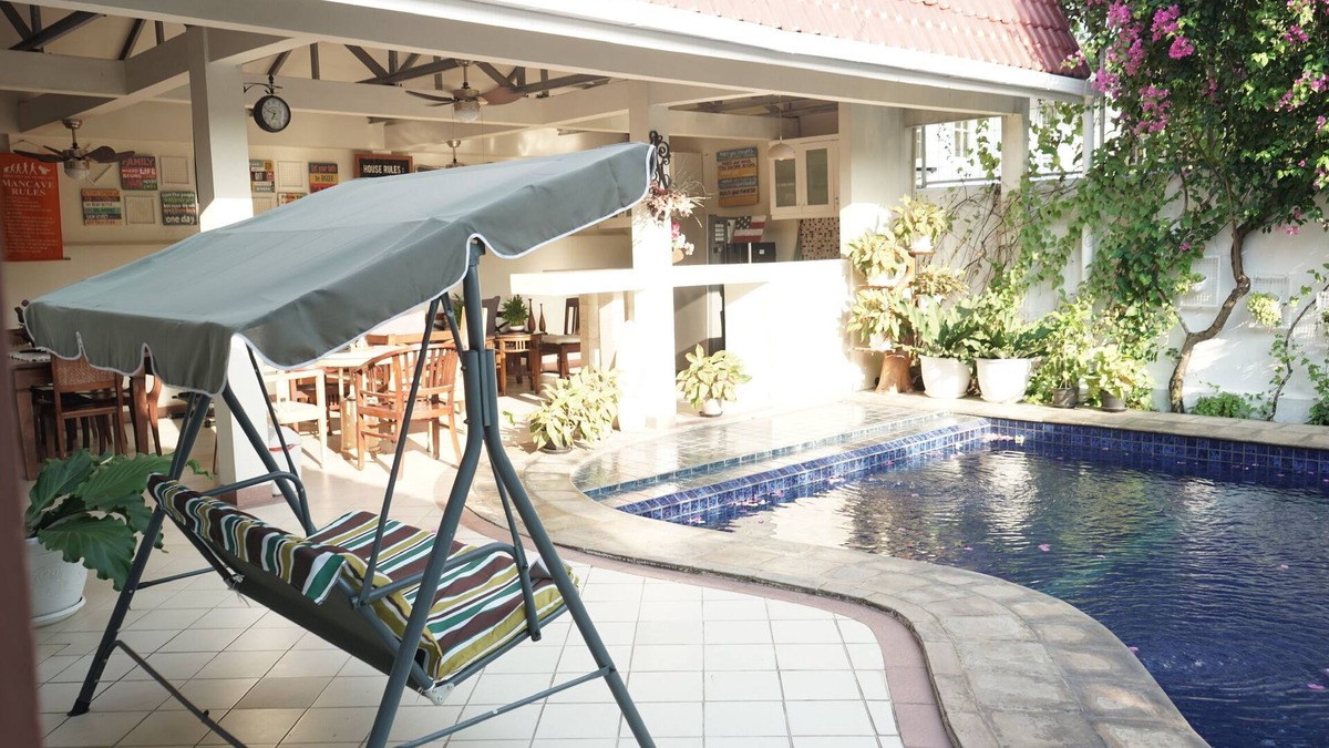 Citaringgul House | The Sangtus Home-Cozy and Comfy Home with great swimming-pool for you & family!