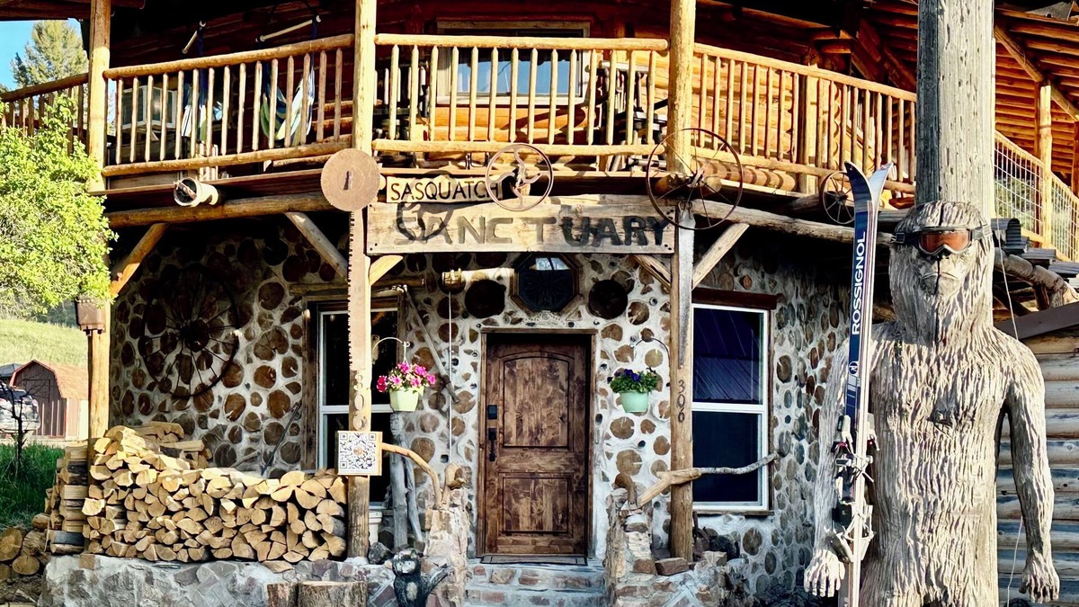 Philipsburg Cabin | The Sasquatch Sanctuary- “Montana’s Most Creative Vacation Retreat”