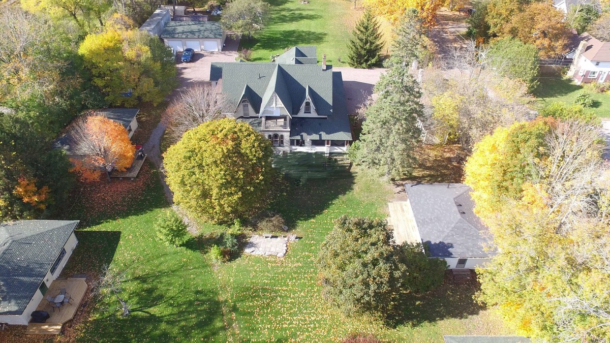 Coboconk Cottage | The Saucy Willow Inn & Cottages on Balsam Lake