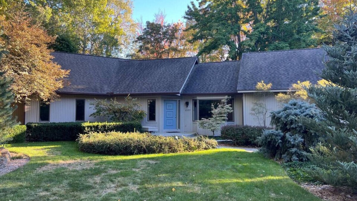 Midland House | The Scandinavian Chalet - Tranquility in Town