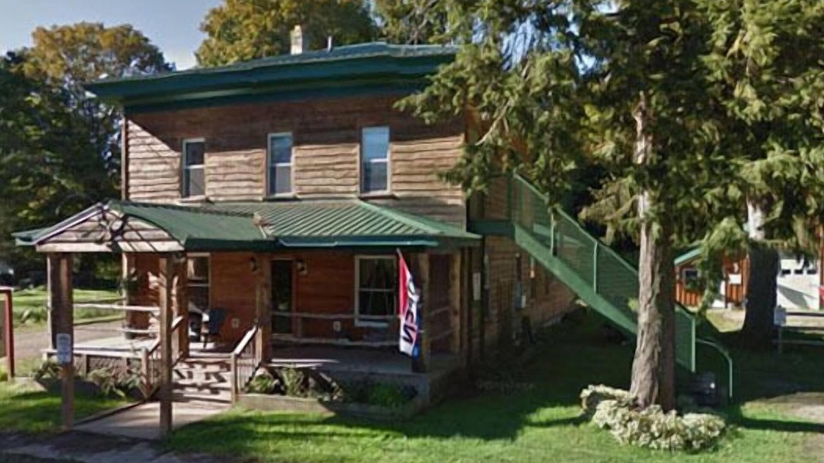 Altmar House | The School House Inn