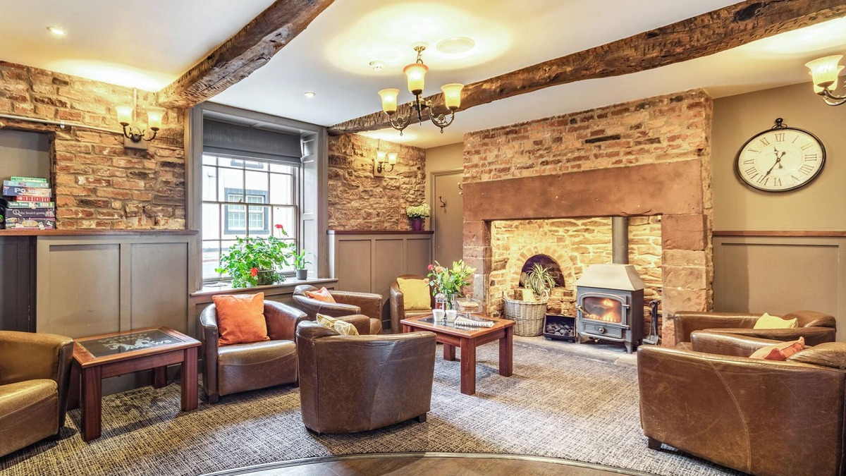 Wing Cottage | The Scotch Arms Mews - UK30910