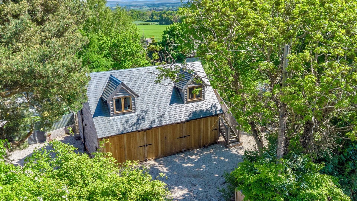 Penicuik Ski Chalet | The Scottish Summer Chalet