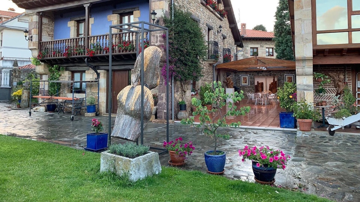 Cabezon de la Sal House | the sculptor's house