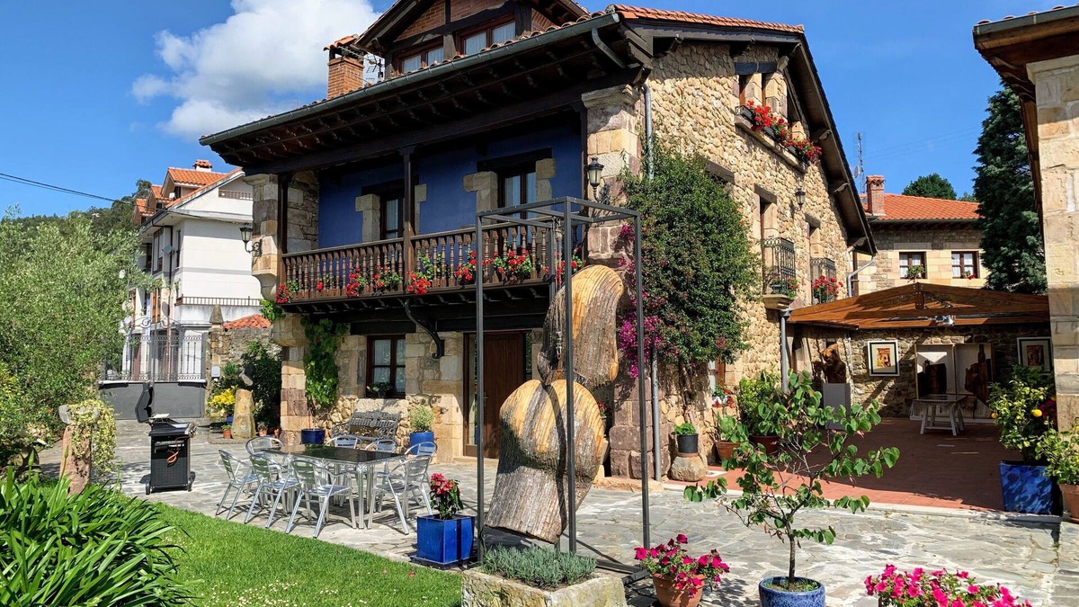 Cabezon de la Sal House | The Sculptor's House