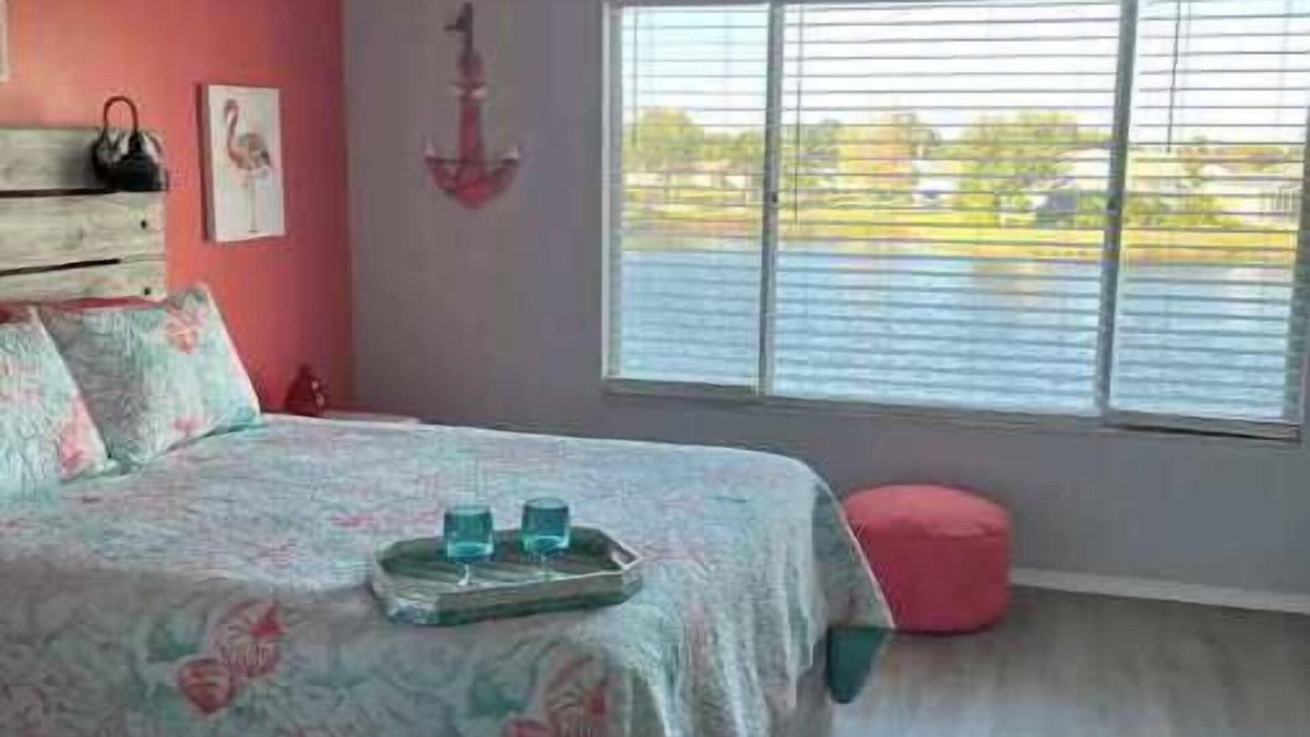 Sabal Harbour Condo | The Seabreeze Cottage with peaceful water views