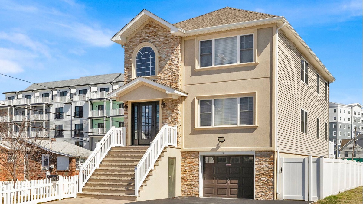Keansburg House | The Seabreeze Haven
