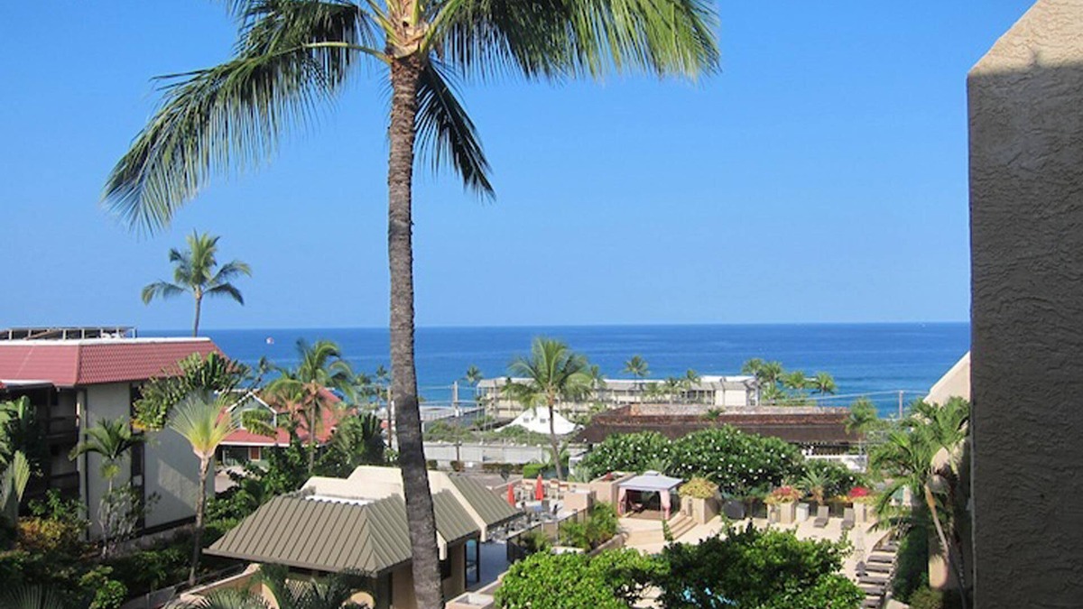 Historic Kailua Village Condo | The Seaview at Kona Pacific, 5th floor, Ocean view, 1 Bed/2 Bath