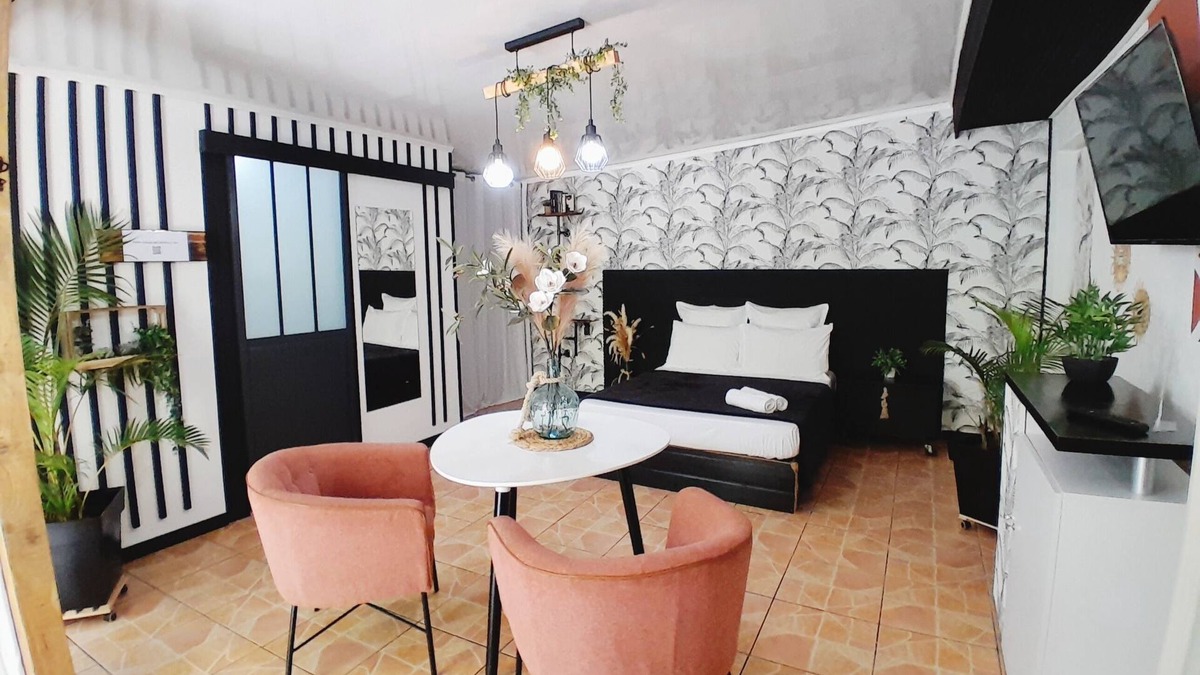 Salazie Apartment | The Secret Motel - Legacy