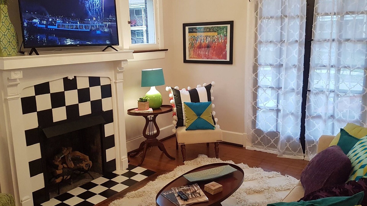 Bonnycastle House | The Secretariat * Highlands * Derby * Pet Friendly* Restaurant Row*Cherokee Park