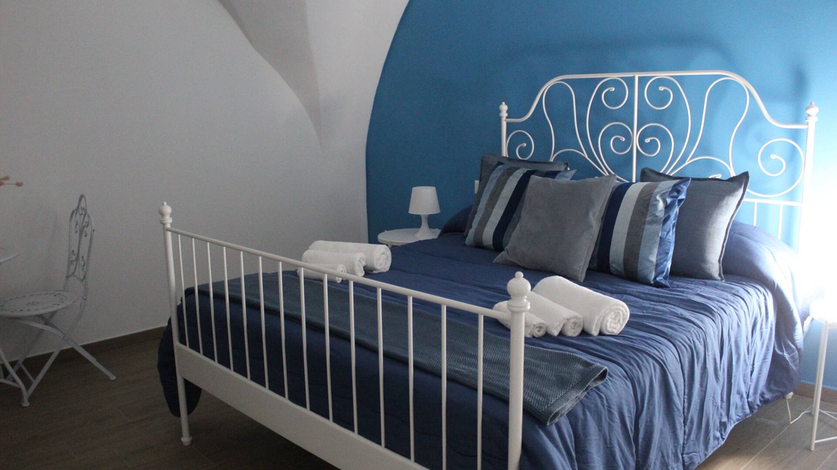 Capurso House | The Secrets of the Well Vintage Room