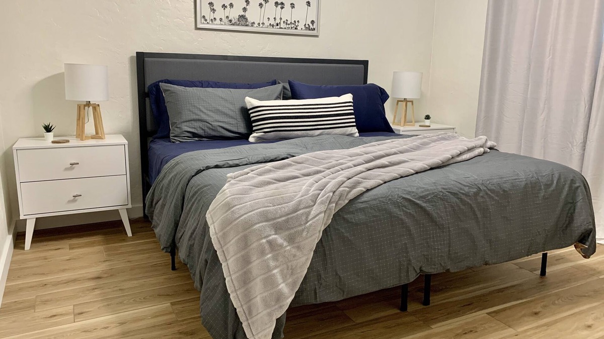 Bayshore Gardens House | “The Sequel” - King bed - Renovated - near IMG