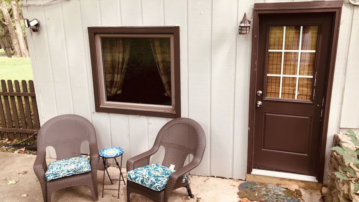 Turners House | The Serene Guest House! Peaceful home Near Lake Springfield!