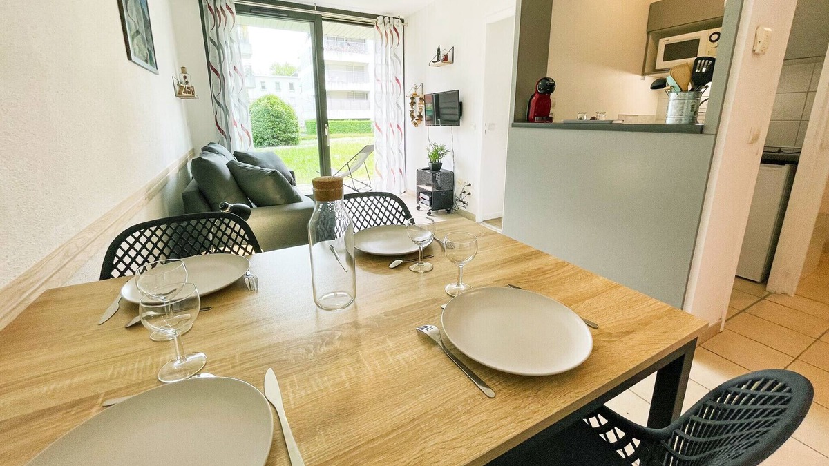 Meylan Apartment | The Serene Suite #FH