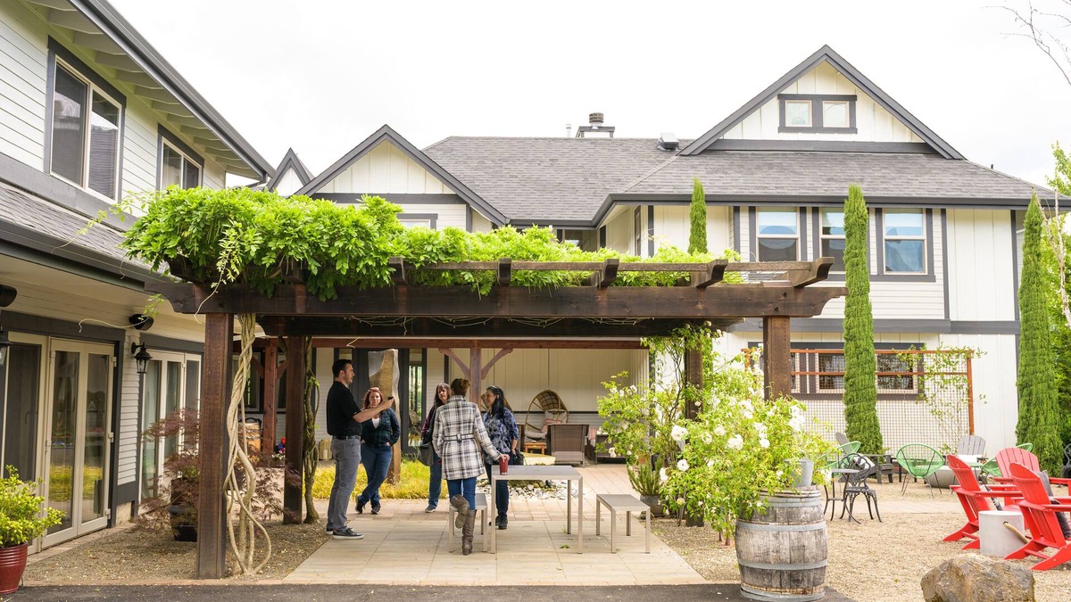 Newberg Bed & Breakfast | The Setting Inn Willamette Valley