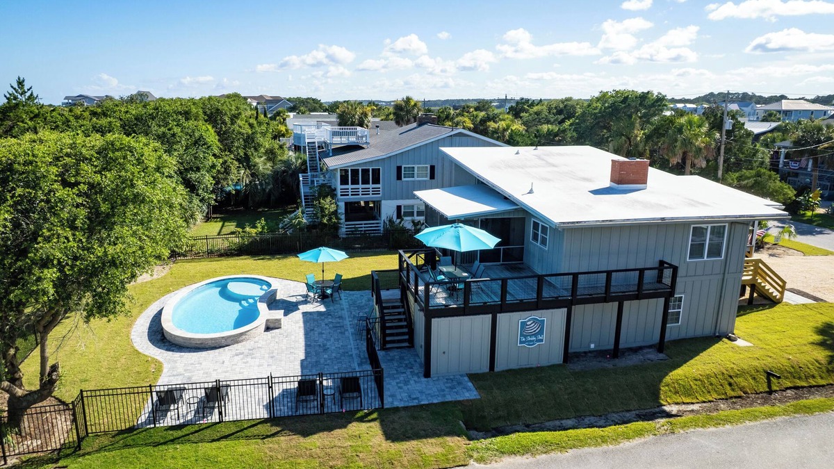 Pawleys Island House | The Shabby Shell - Newly Remodeled 5-BR, with New Pool on Litchfield Beach!
