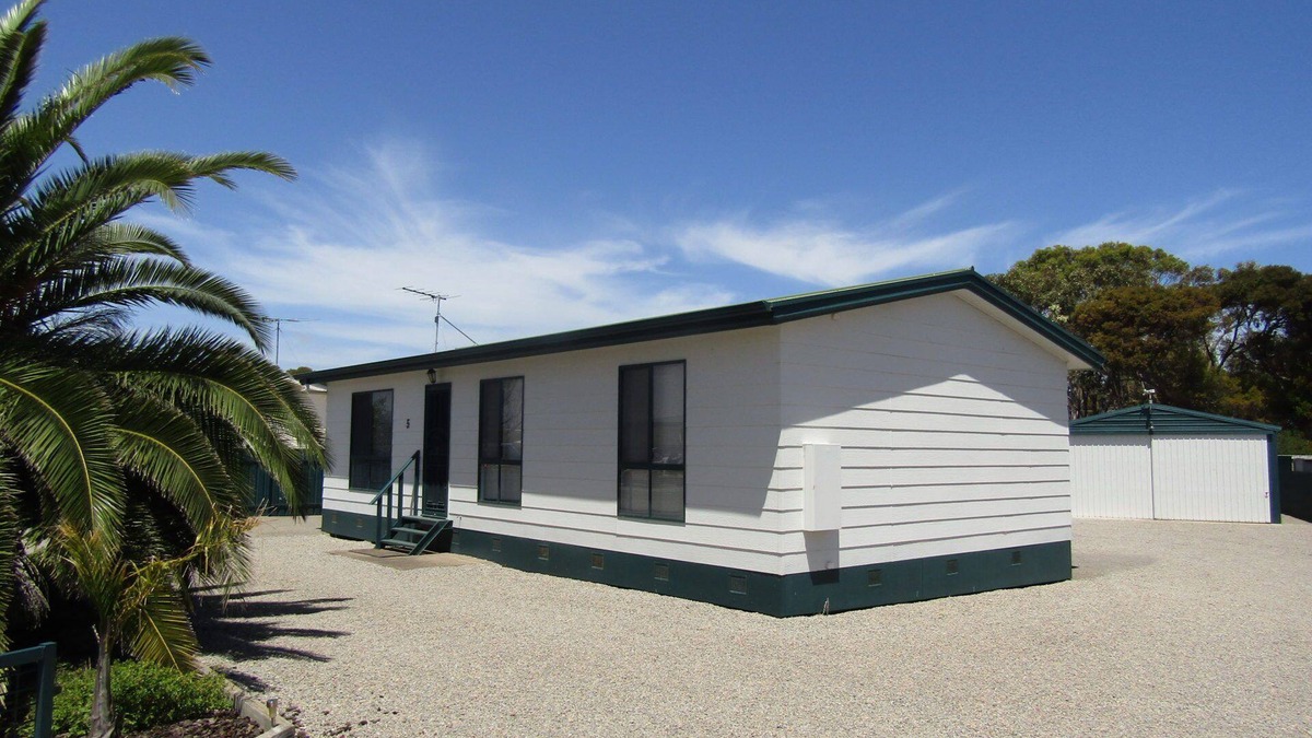 Minlacowie House | The Shack @ Hardwicke ~ Free Wifi, Short walk to beach