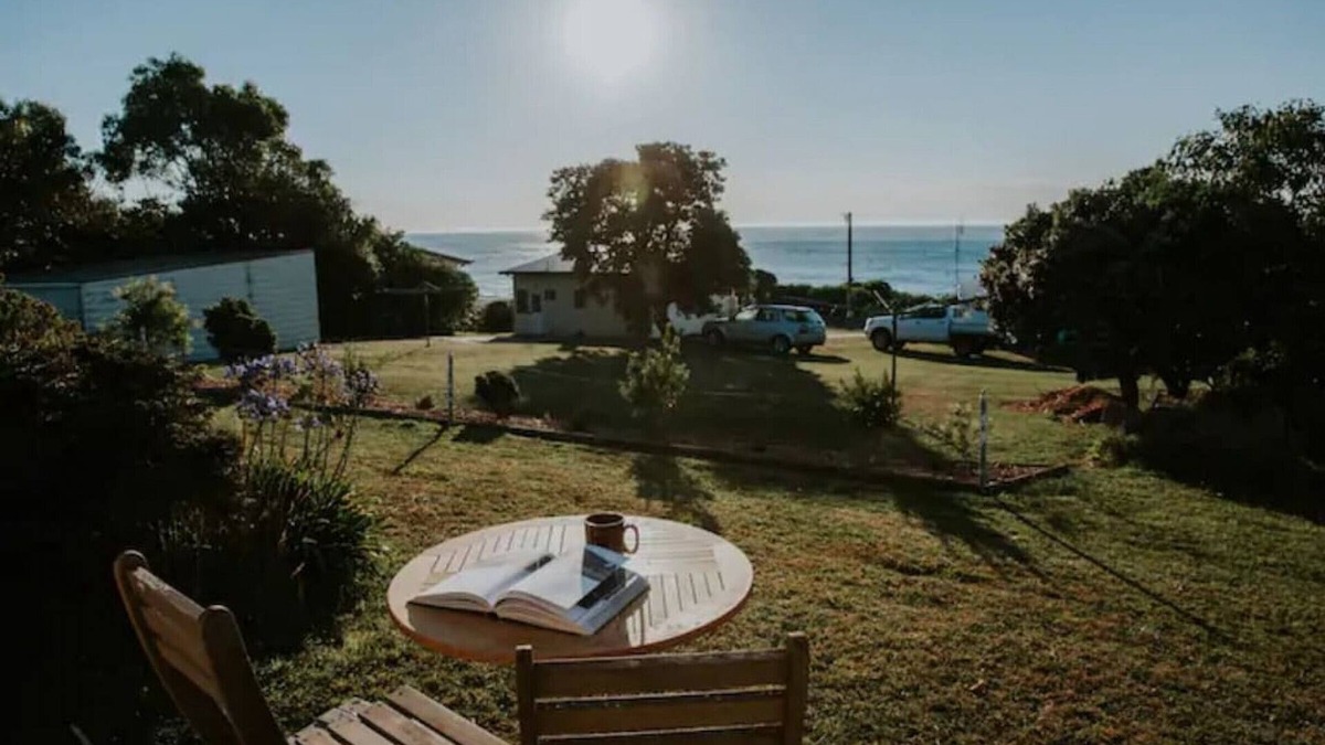 Skenes Creek House | The Shack - Previously Hosted by Josh and Jenna