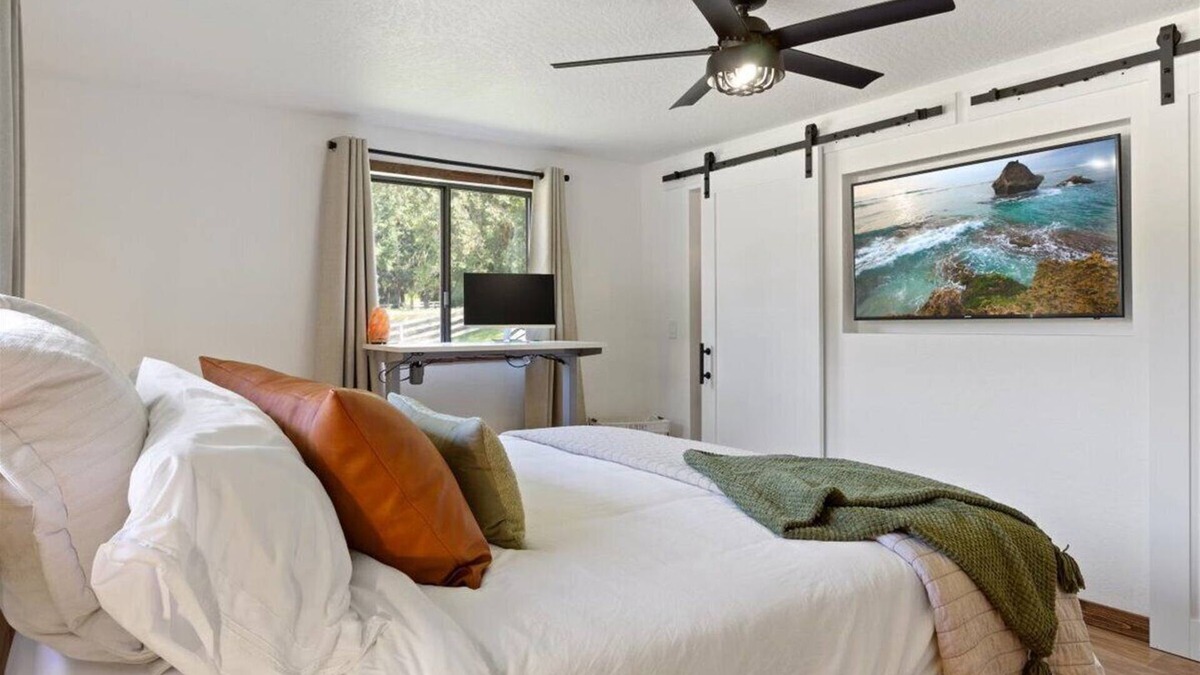 Shady Cove House | The Shady Knoll - Peace & Quiet near the Rogue River!