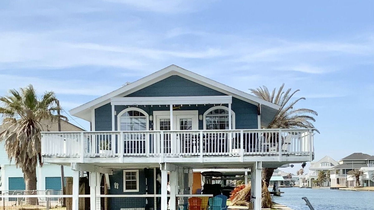 Jamaica Beach House | The Shell Shack - A Waterfront Retreat! Corner Canal Home w Quick Beach Access
