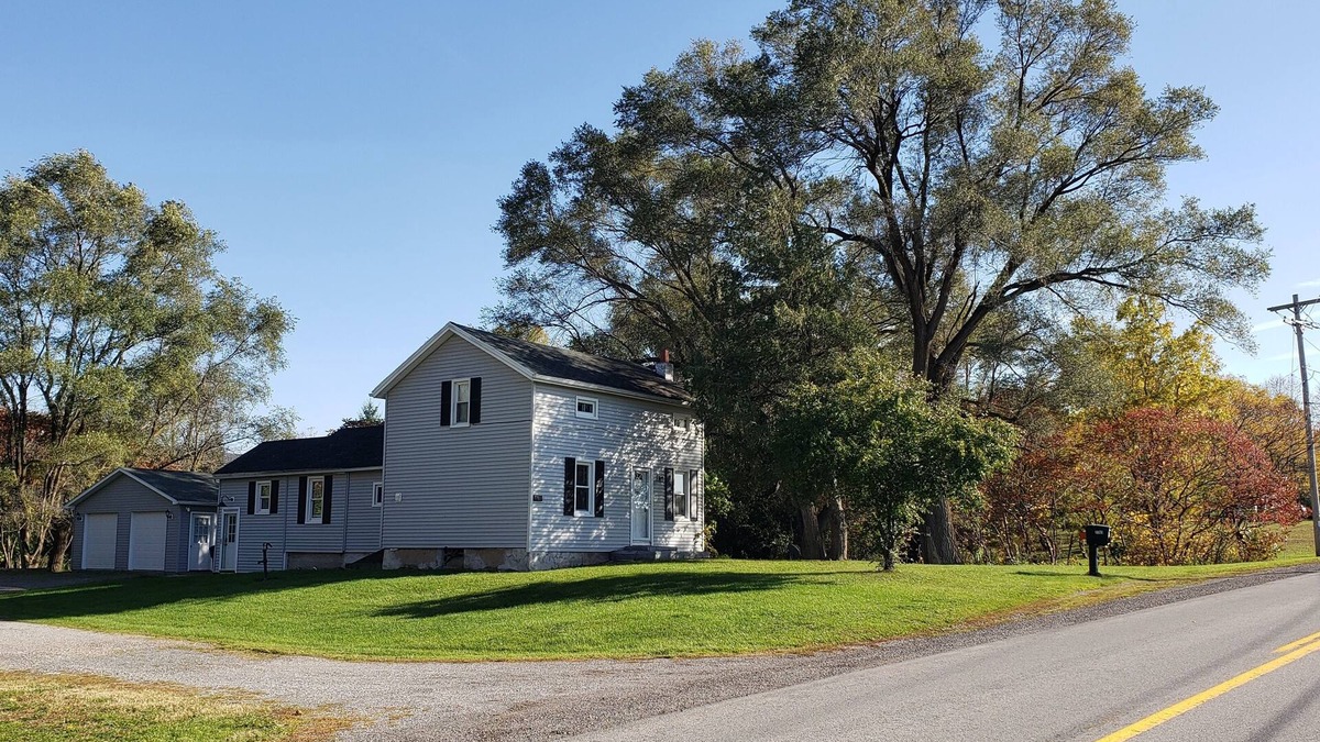 South Byron House | The Shepard Farmhouse on Acreage, a Private House