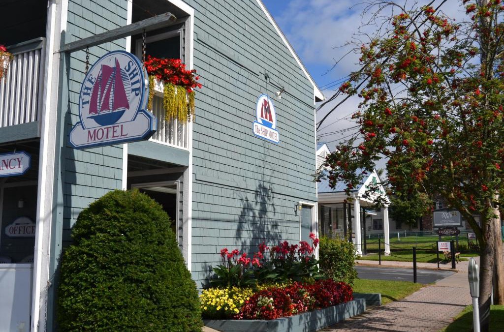 Alexandria Bay Hotel | The Ship Motel