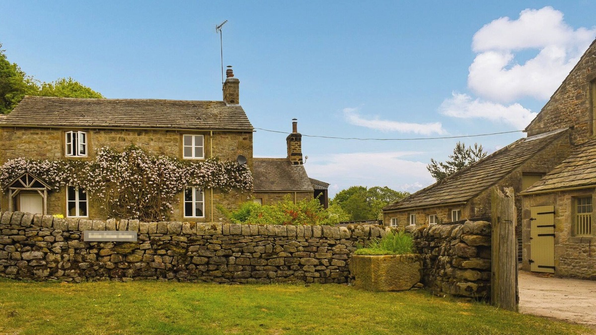 Barden Cottage | The Shippen provides the perfect countryside getaway for friends and family.