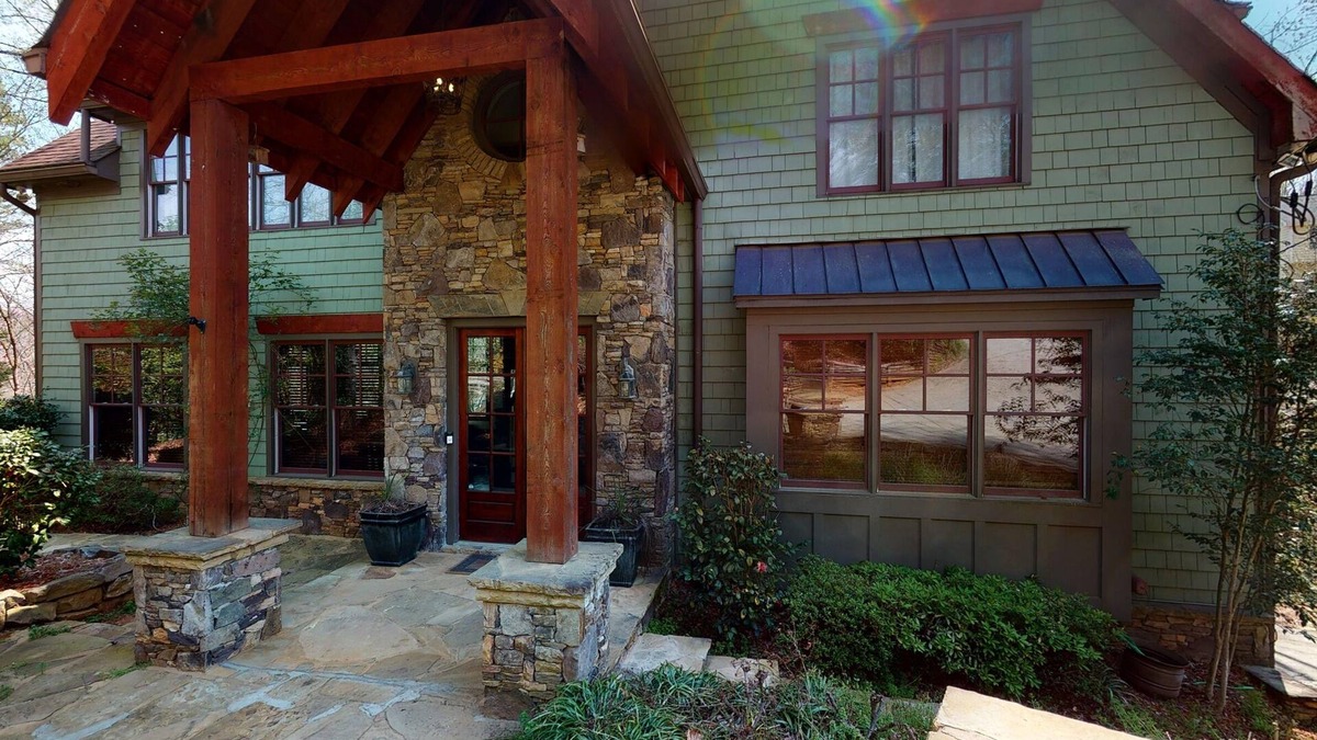 Buford House | The Shoreland Home on Lake Lanier With Dock