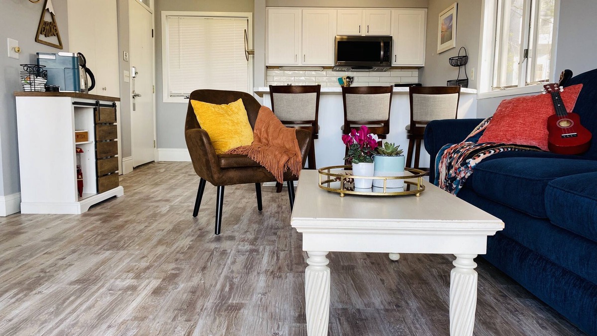 Acme Condo | The Shores Resort Condo on East Bay