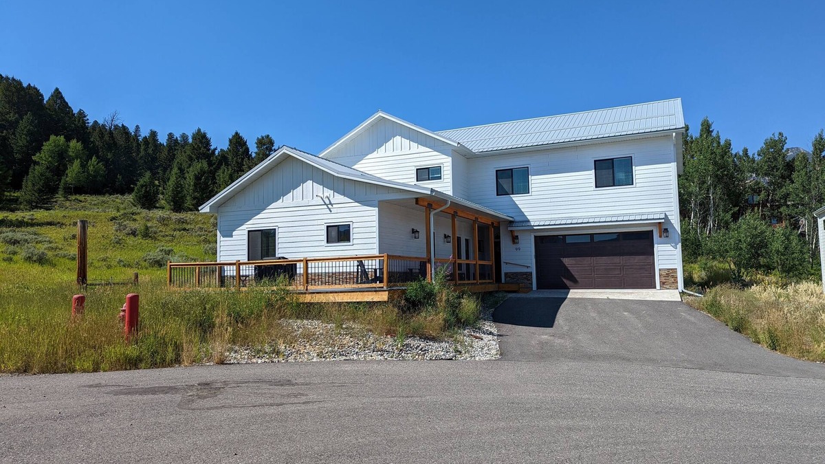 Big Sky House | The shrub in the big sky !