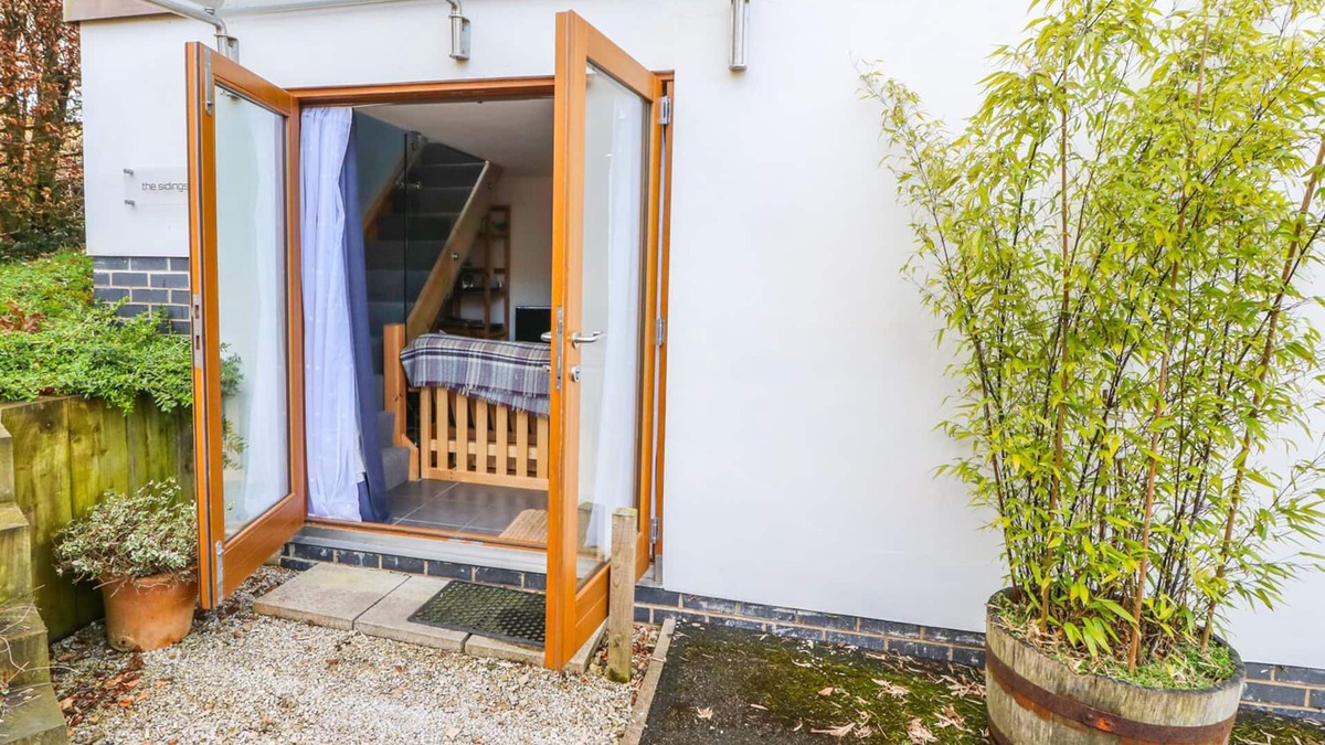 Wirksworth Cottage | THE SIDINGS, romantic, with open fire in Wirksworth