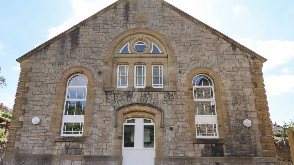 Dyserth Cottage | THE SIGMA PENTHOUSE, family friendly, with a garden in Dyserth