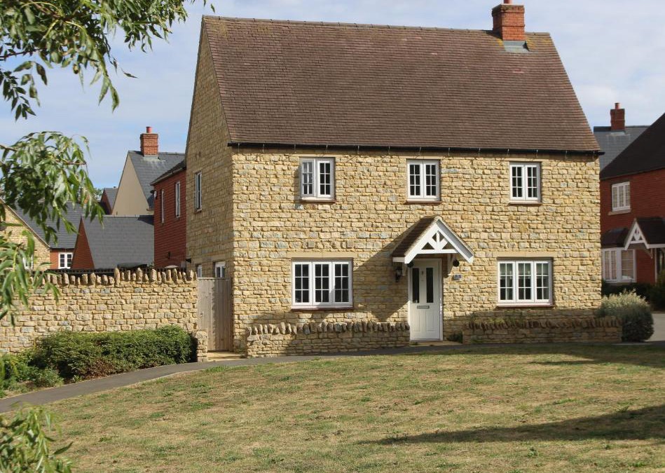 Silverstone House | The Silverstone House. Comfort, Convenience and no hassle at the doorstep of Silverstone Race Circuit.