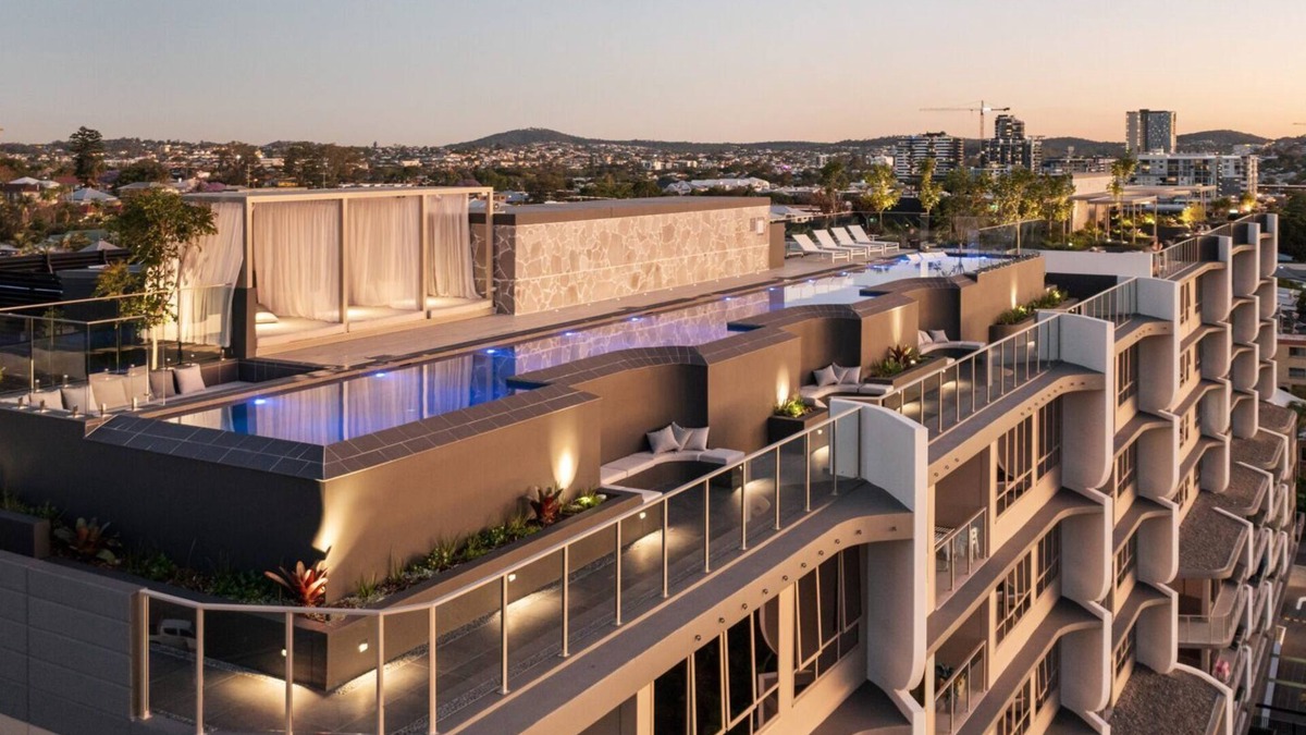 East Brisbane Apartment | The Sinclair - Luxury Brisbane Apartment near The Gabba with Rooftop Pool, 3 Bedrooms & City Views