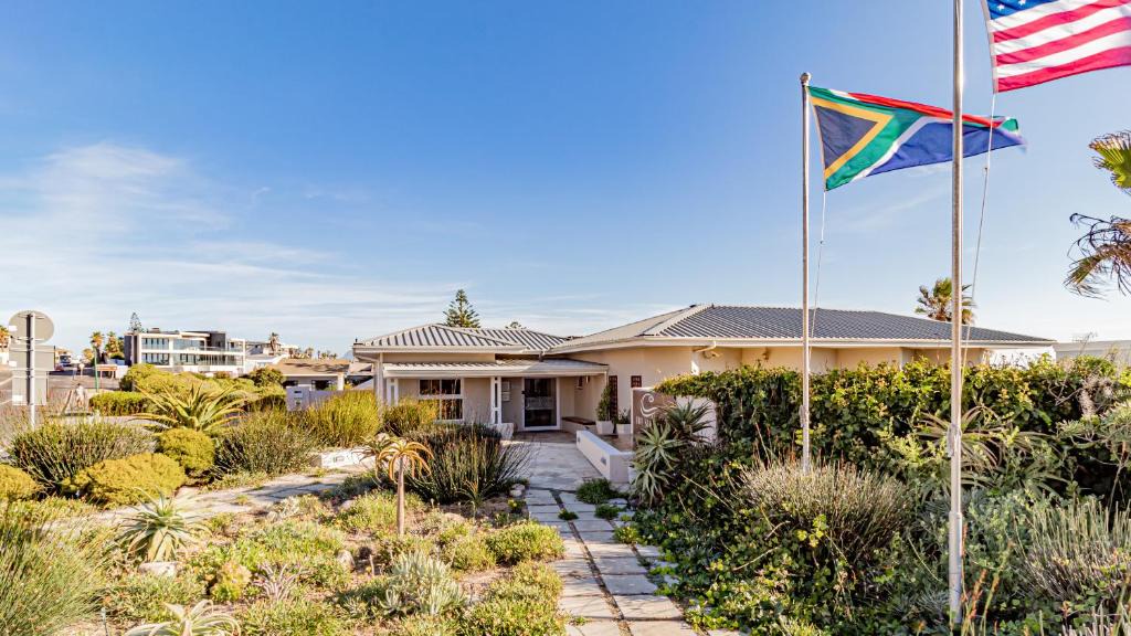 Bloubergstrand House | The Sir David Boutique Guest House