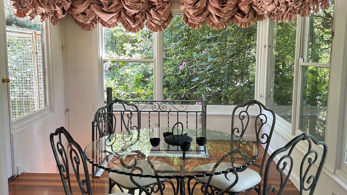 Kalorama Bed & Breakfast | The Sister Cottage in Kalorama