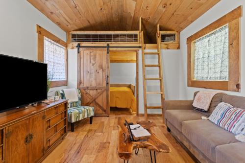 Campton House | The Sit and Stay Cabin