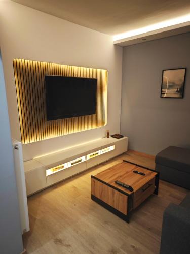 Evosmos Apartment | The Skeptic Home