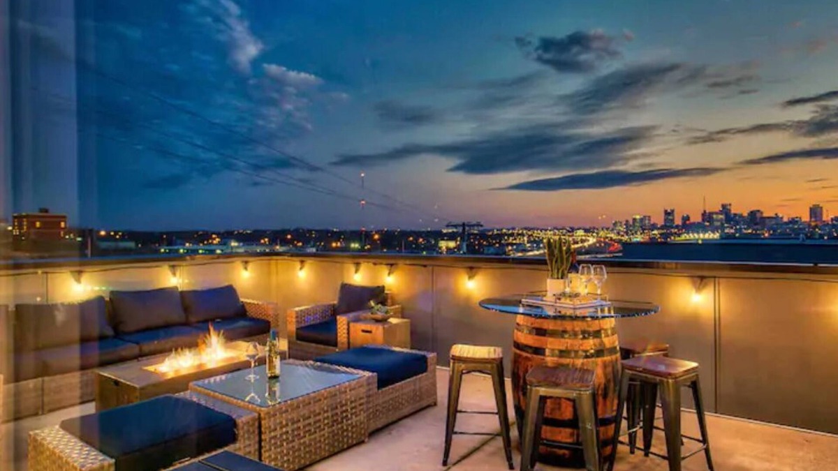 Katie Hill Neighborhood House | The Skyline ⁞ Rooftop·Fire Pit ⁞ 5min 2 DT