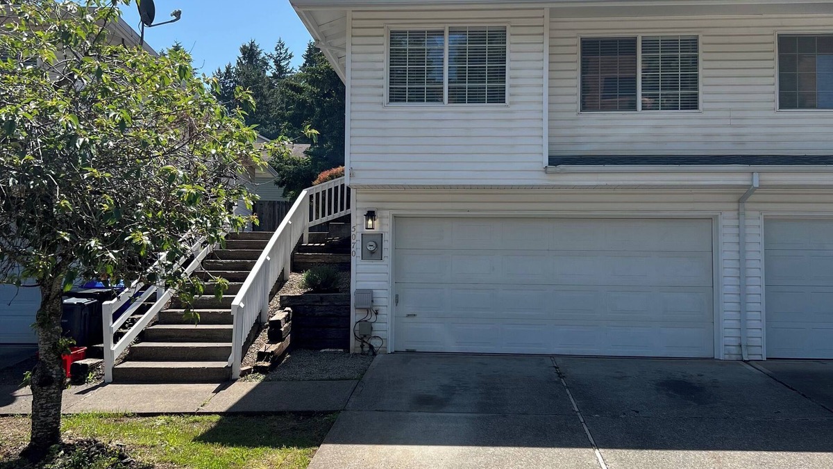 Sunnyslope Condo | The Skyline Suite in South Salem