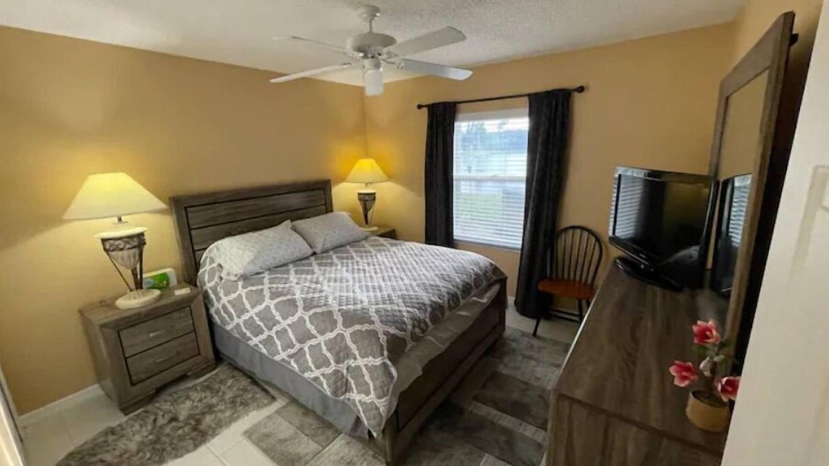 Port Orange House | The Sleep Inn (1Br/Bath + Kitchen)