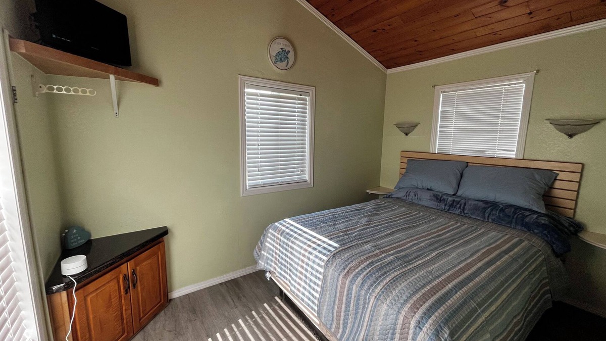 Harlingen Cabin | The Sleepy Turtle, with Pool!nn