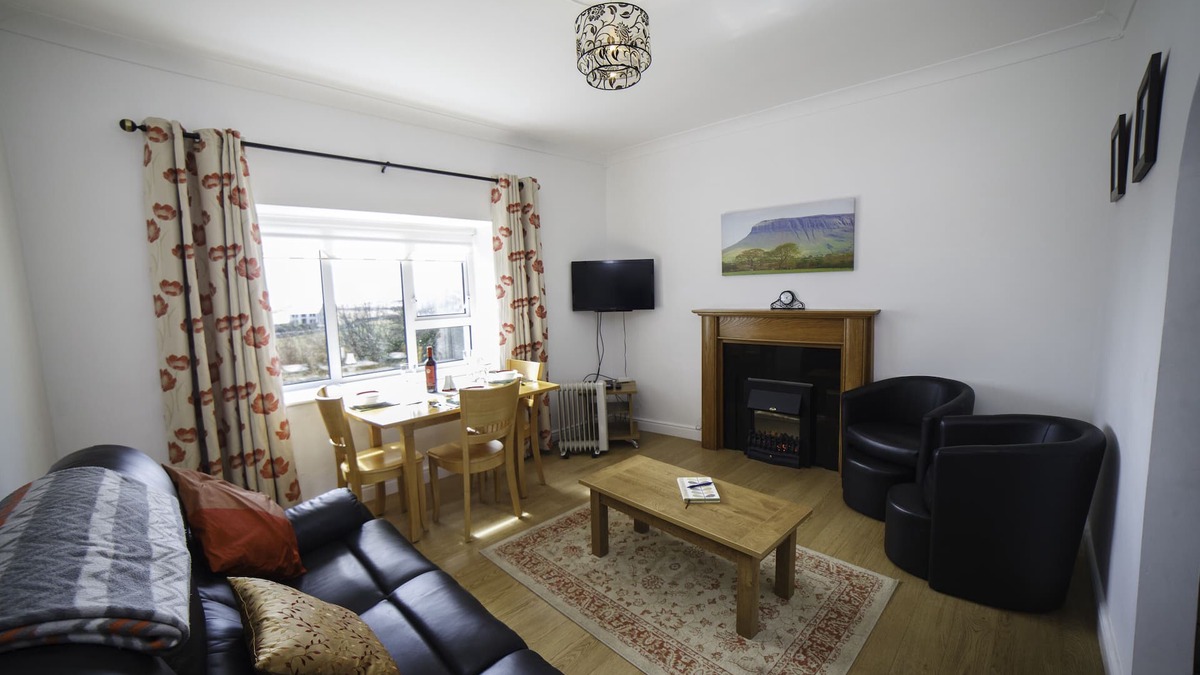 Dunkineely Apartment | The Snug-2Bed Apt sleeps 4 with fab sea views directly on the Wild Atlantic Way