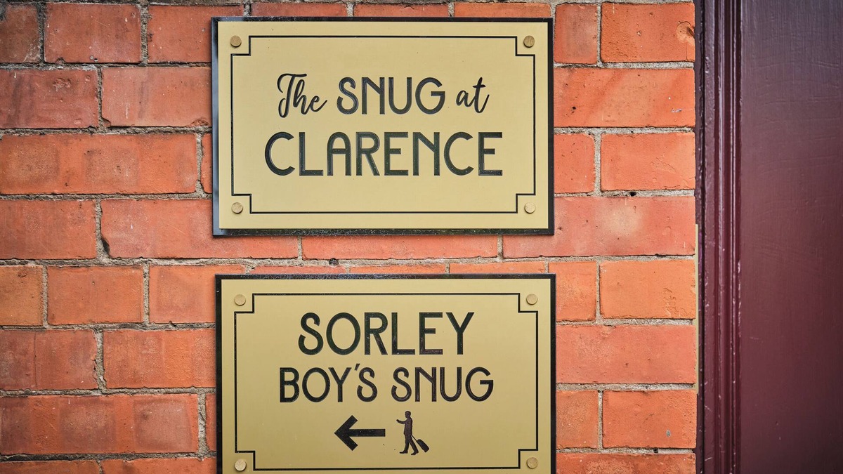 Londonderry Apartment | The Snug @ Clarence perfect hideaway in the walled city.