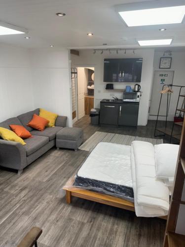 Oundle Apartment | The Snug
