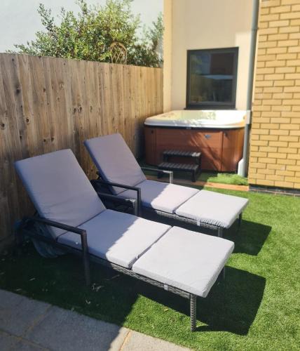 Topsham Apartment | The Snuggery-Hot Tub-Parking-Eco