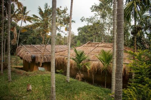 Maraiyur Resort | The Soul Marayoor Mudhouse - Munnar