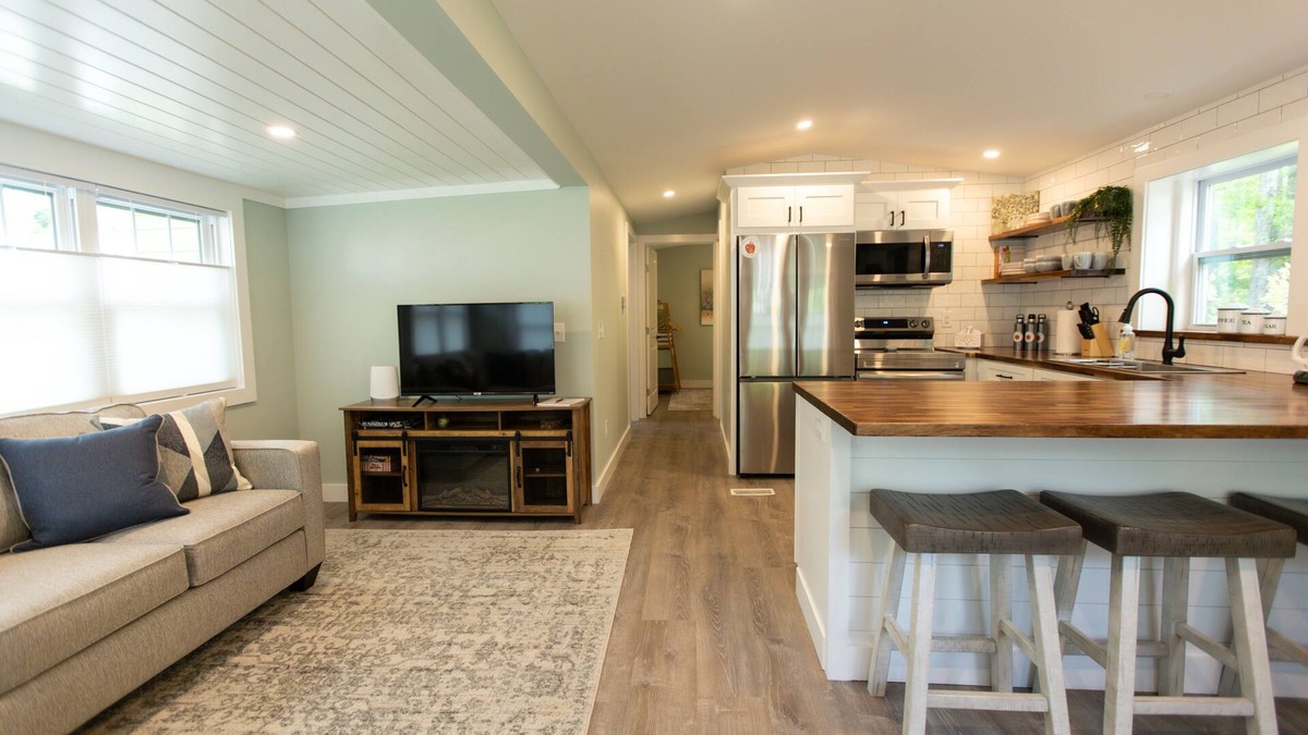 Flat Rock Cottage | The Sour Granny @ Backyard Apple Cottages