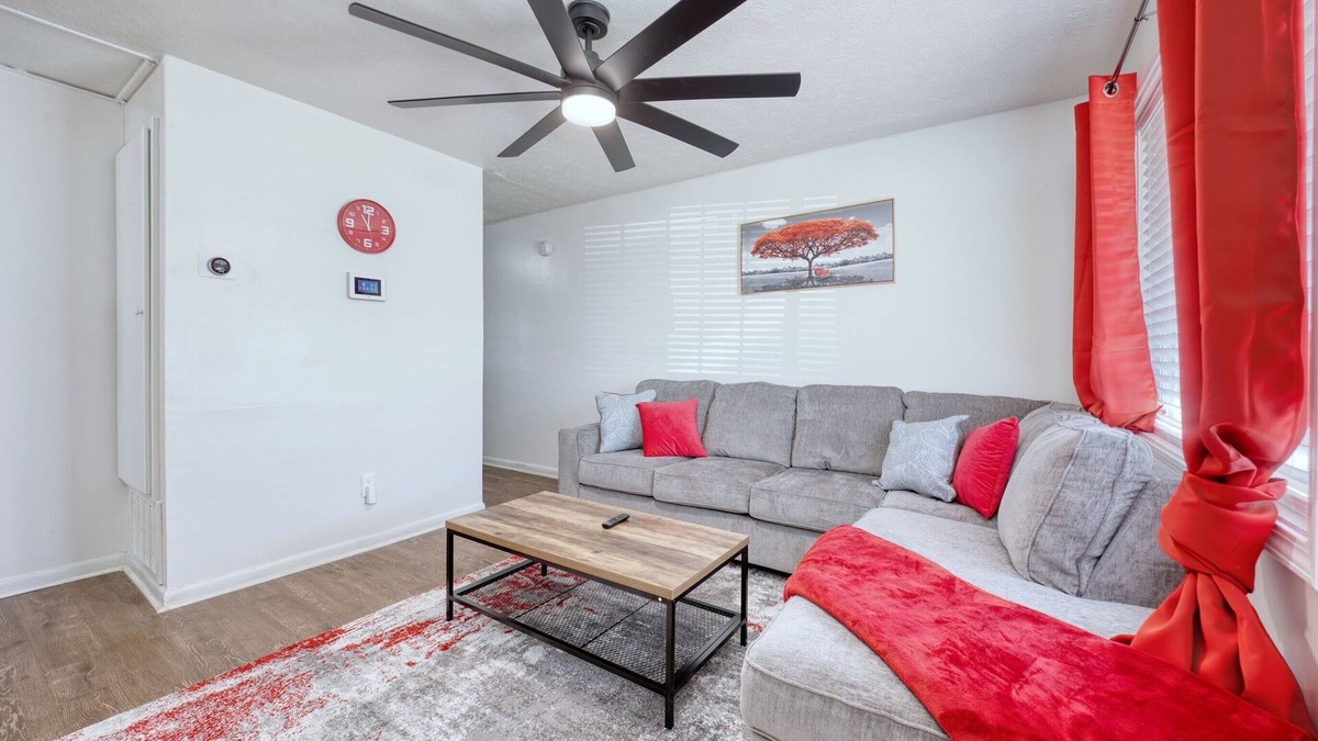Columbus Apartment | The Southern Charm. 10 minutes away from Fort Moore/Benning. Budget friendly!